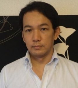 紀川　和弘
