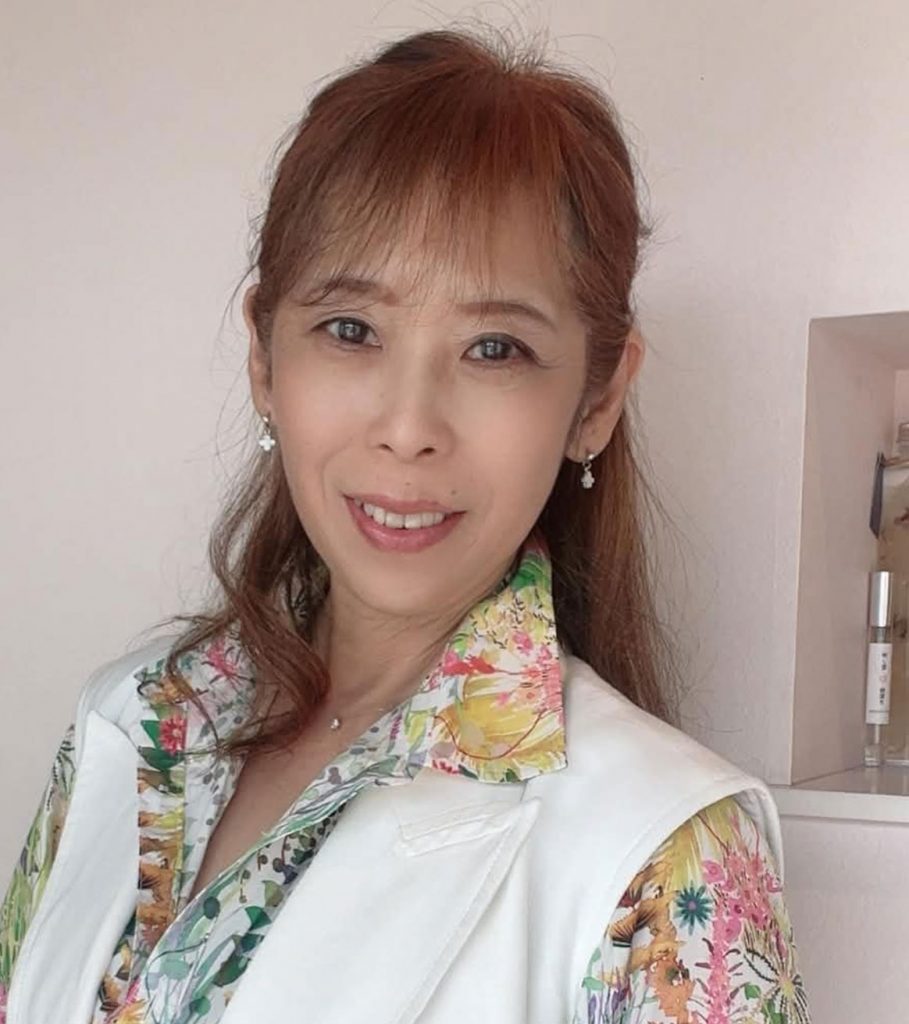 久米　加代子