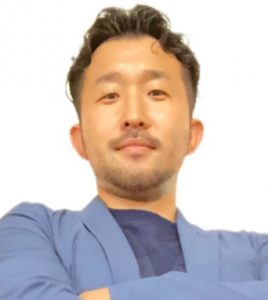 里見　允二